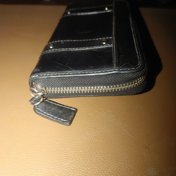 Coach Black Leather Zip Around Wallet Vintage Purple Interior Buckle Details - Picture 9 of 11